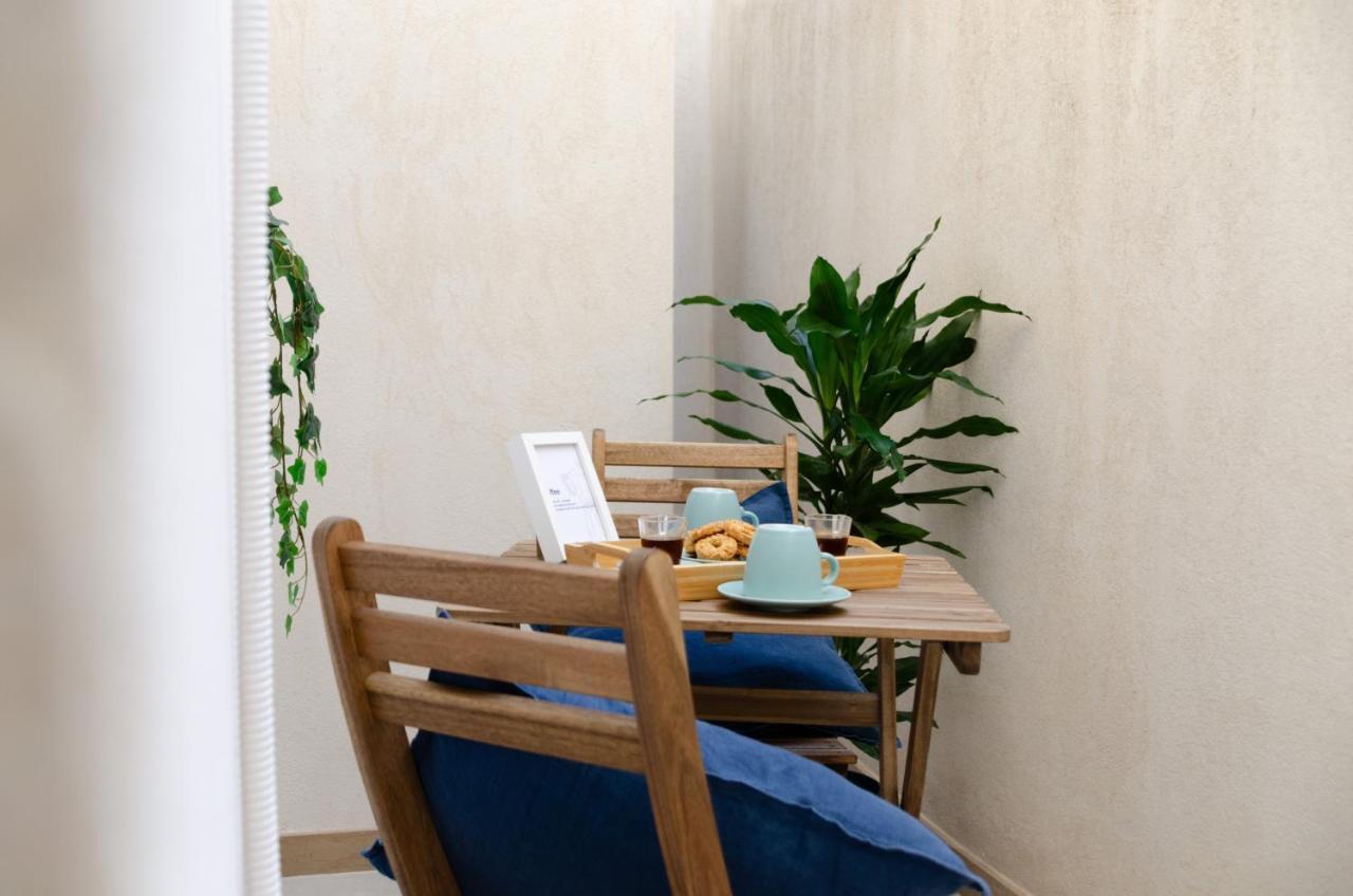 Modern Stone Apartment In The Heart Of 바리 외부 사진