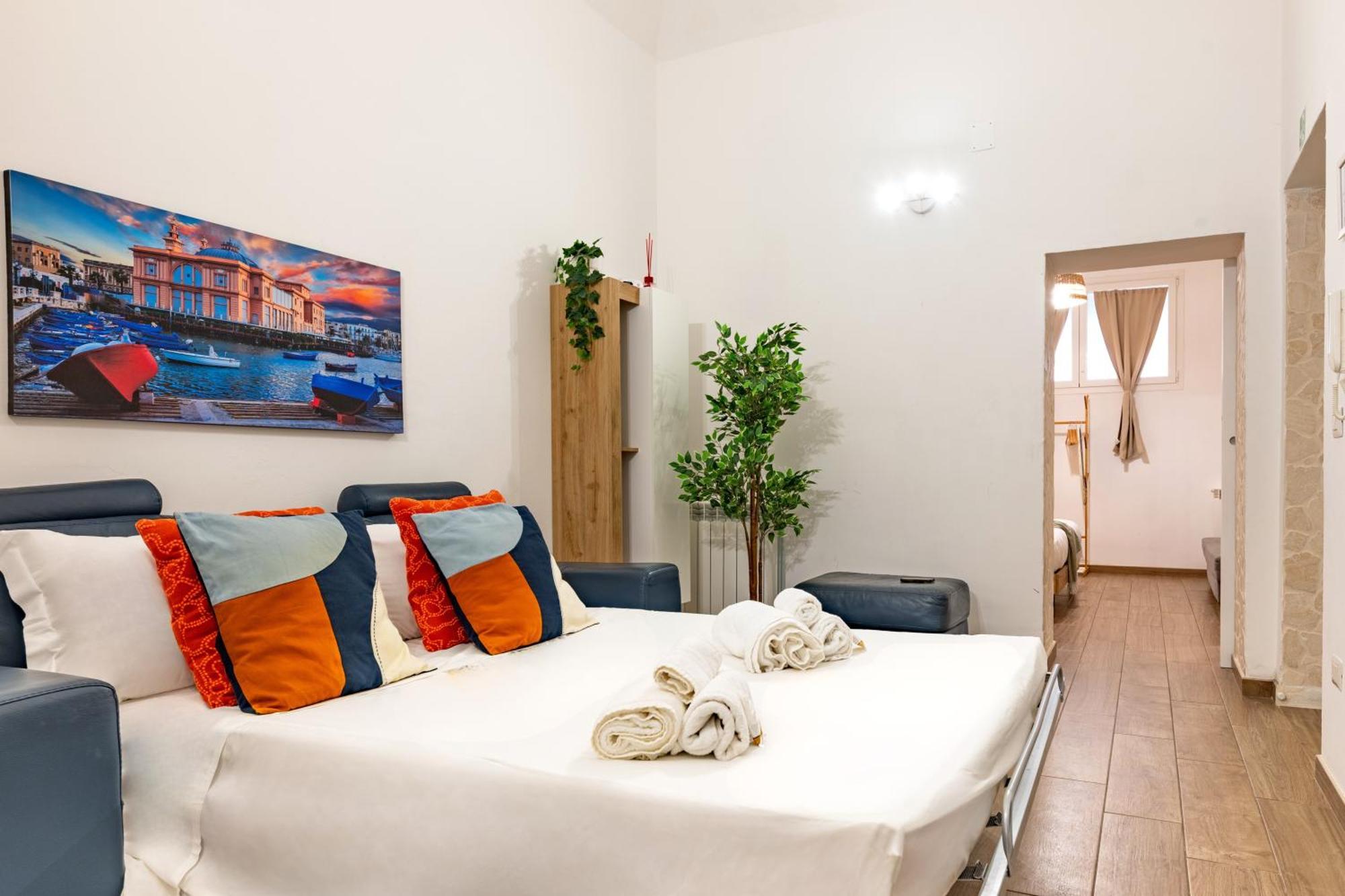Modern Stone Apartment In The Heart Of 바리 외부 사진