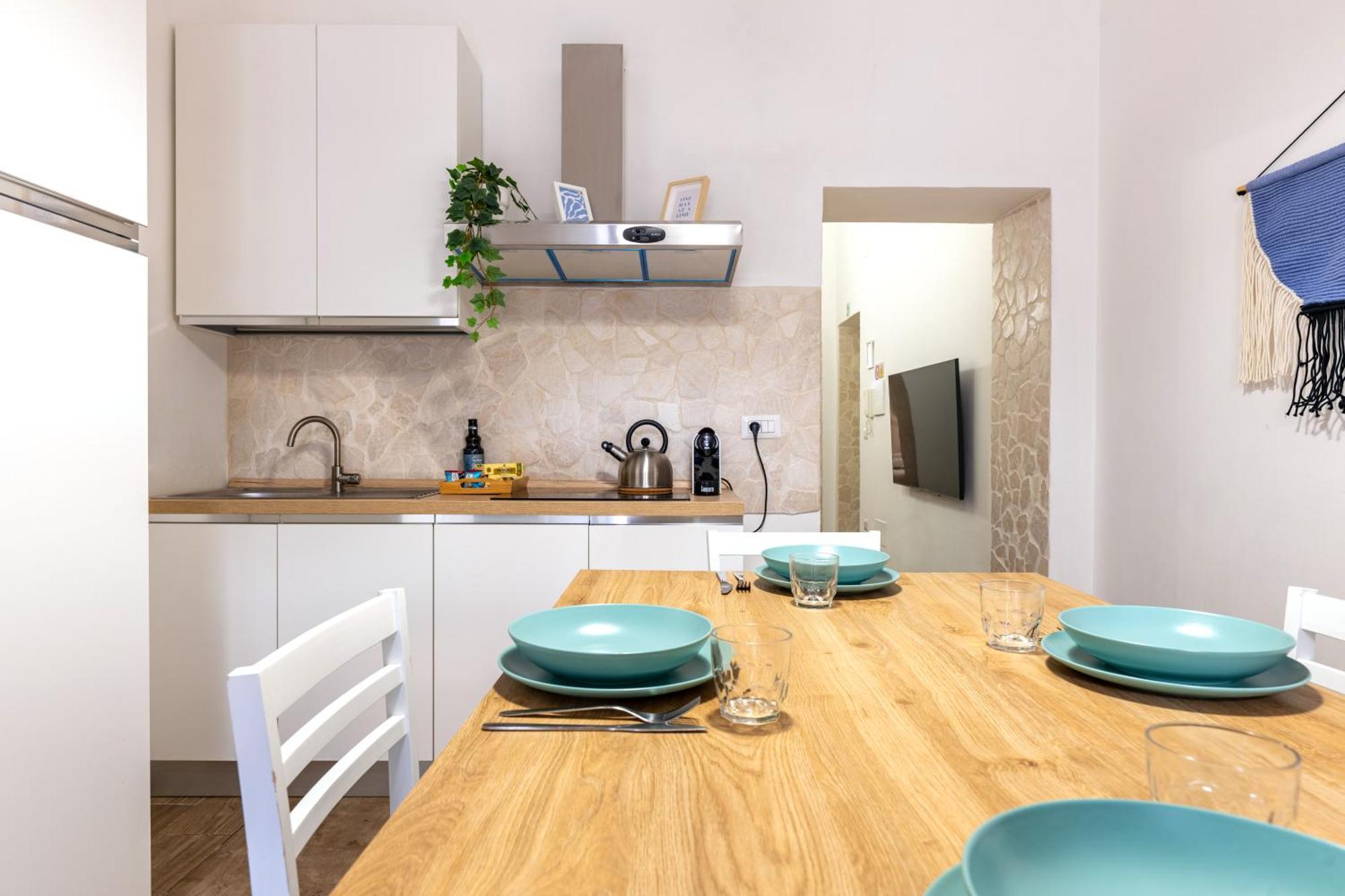 Modern Stone Apartment In The Heart Of 바리 외부 사진