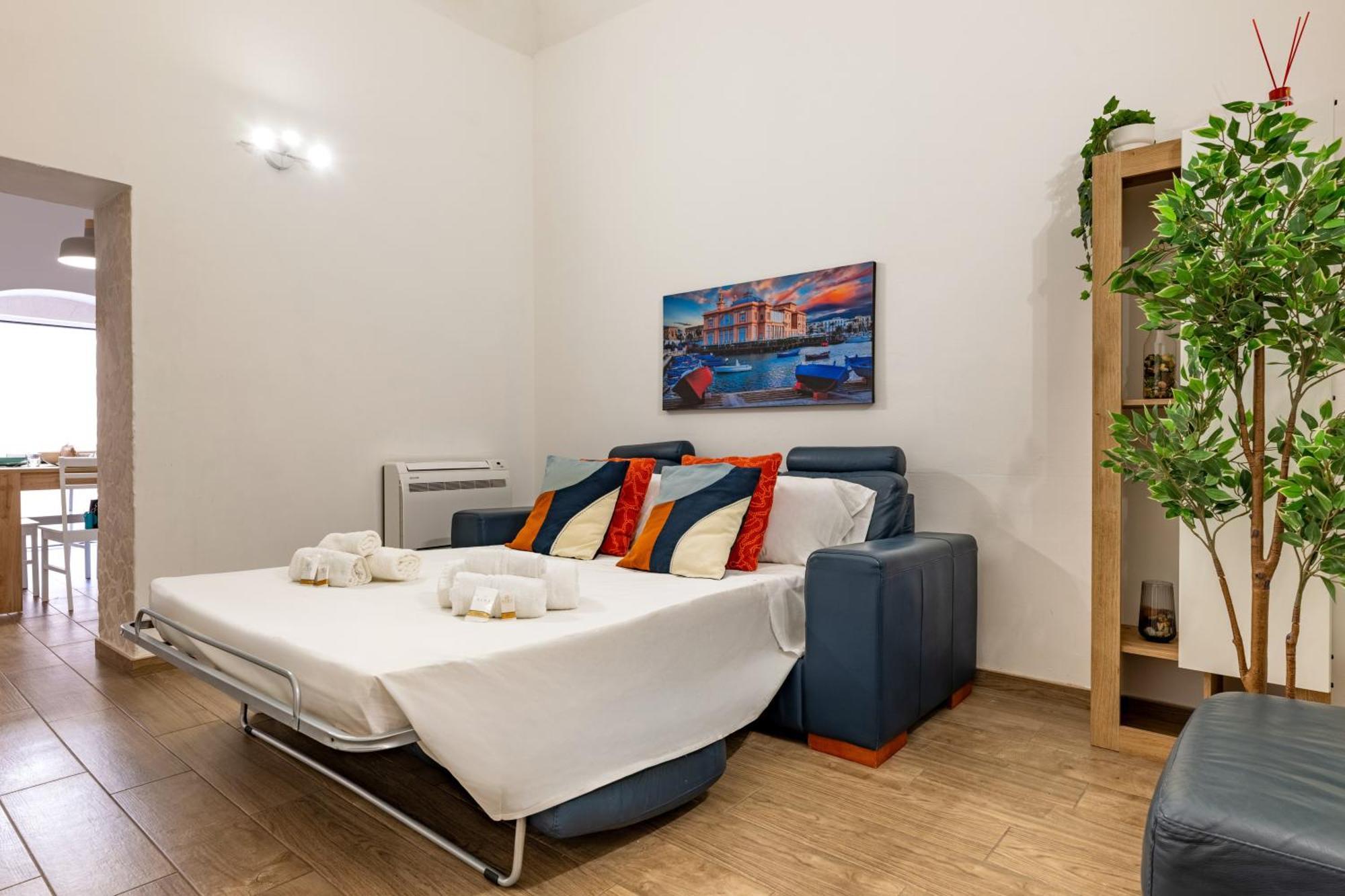 Modern Stone Apartment In The Heart Of 바리 외부 사진